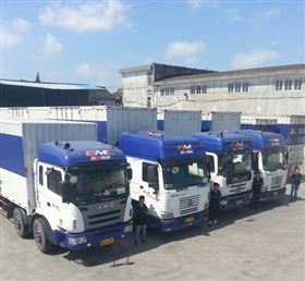 英脈物流專業(yè)車隊(duì)